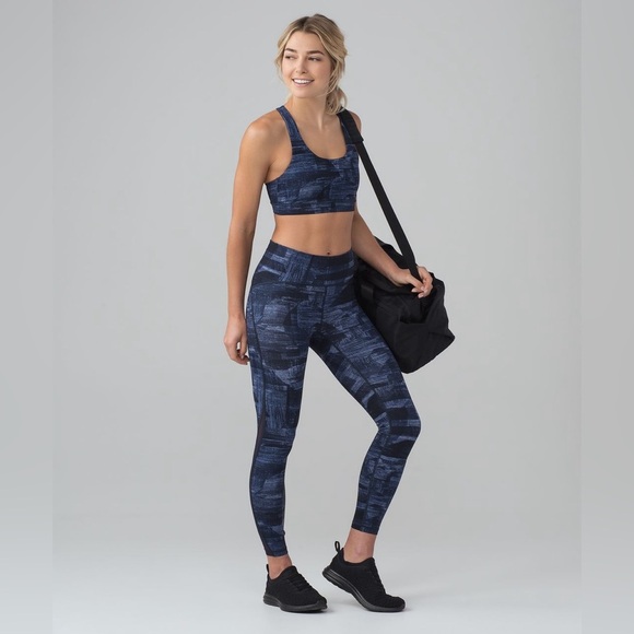 Lululemon Train Times 7/8 Pant size 4 - Picture 3 of 8